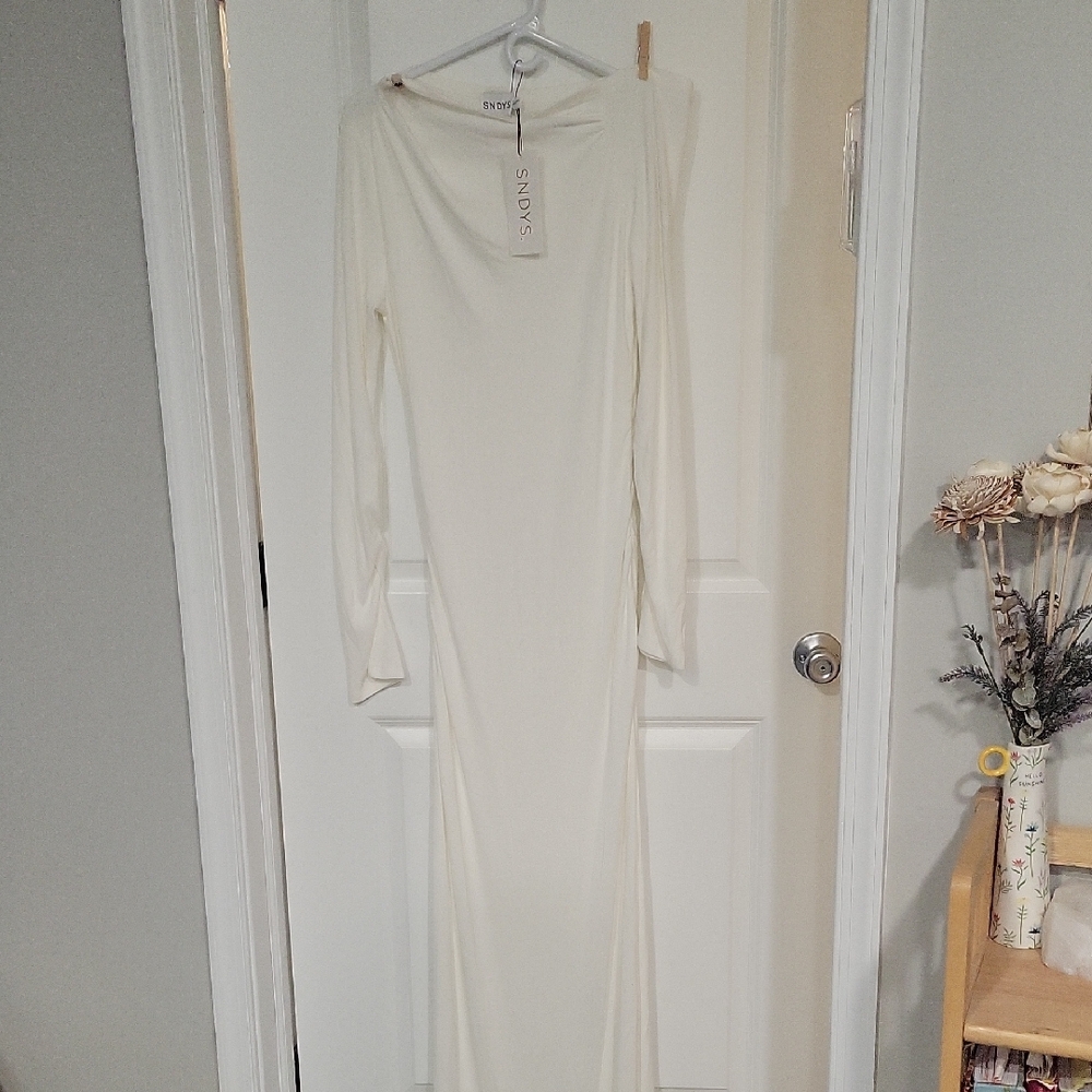 Syndys Elegant White Long Sleeve Dress NWT